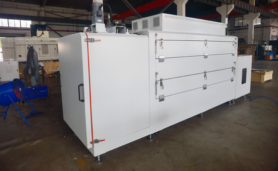 ���I����